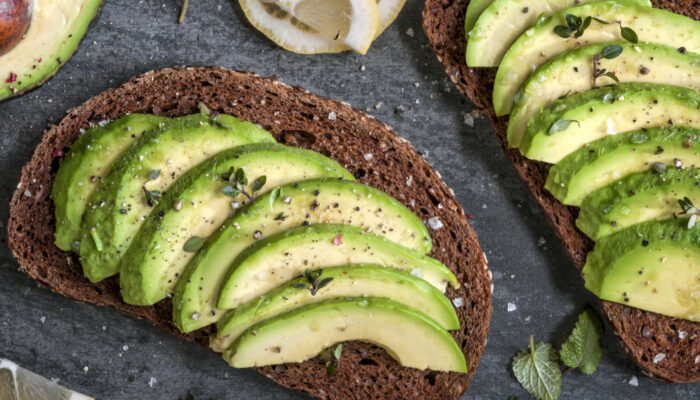 5 Snacks Rich in Healthy Fats